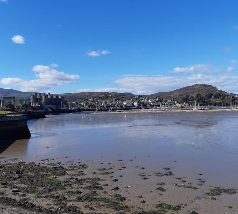 Charming Mid Terrace Cottage Conwy Exterior foto